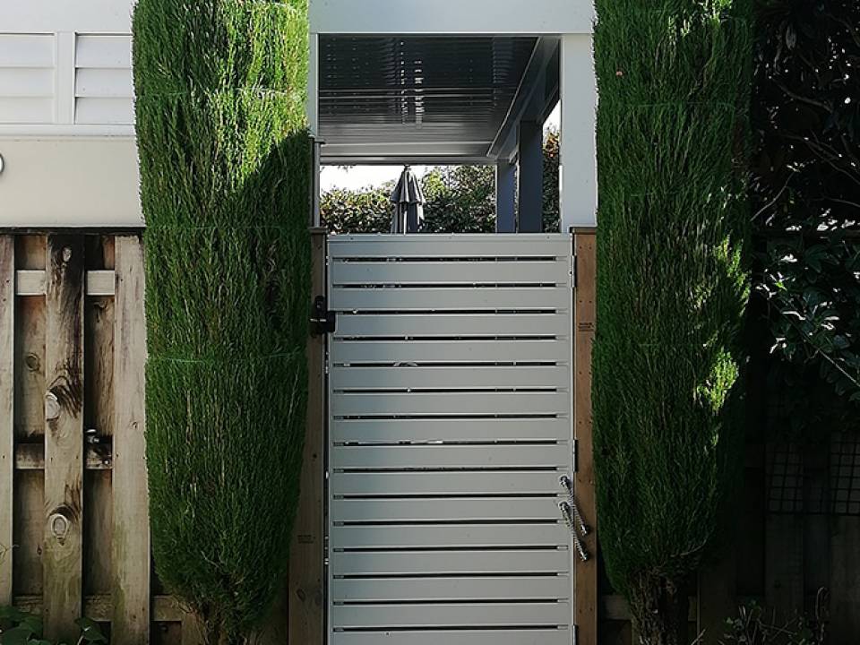 Pruned Hedge Next To Gate